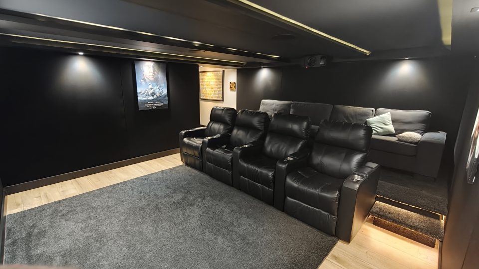 Home cinema in de kelder
